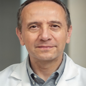 Foto de Dr. Carlos Ortiz Hidalgo